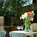Encinas Villa
