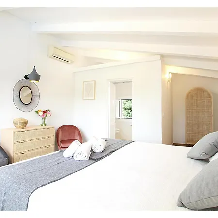 Encinas Villa